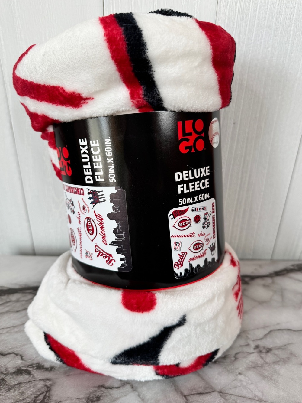 Cincinnati Reds MLB 50'' x 60'' Native Raschel Plush Throw Blanket